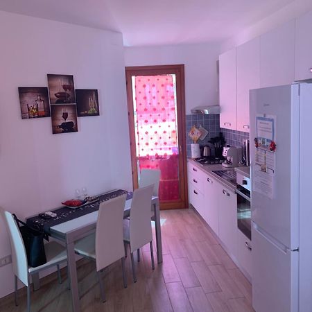 Holidays Apartment Кальярі Екстер'єр фото