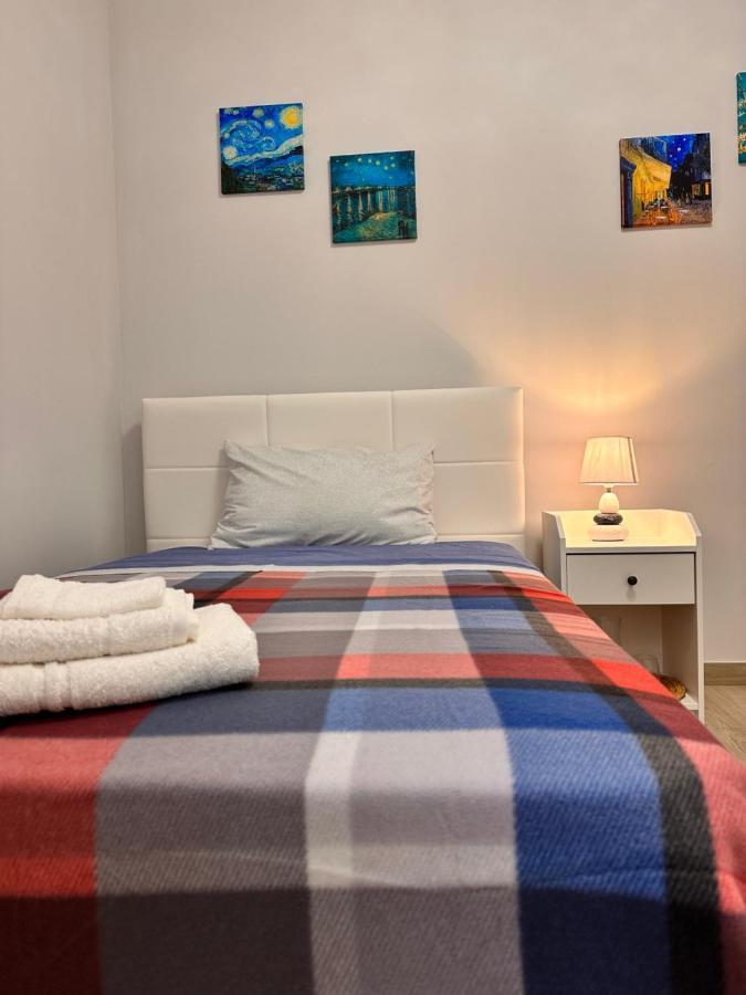 Holidays Apartment Кальярі Екстер'єр фото