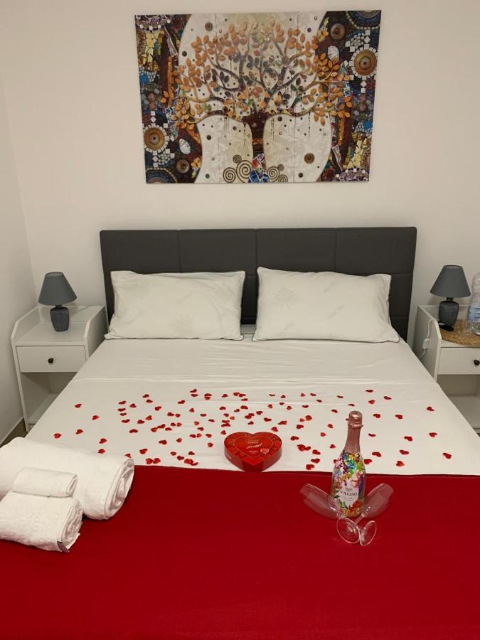 Holidays Apartment Кальярі Екстер'єр фото