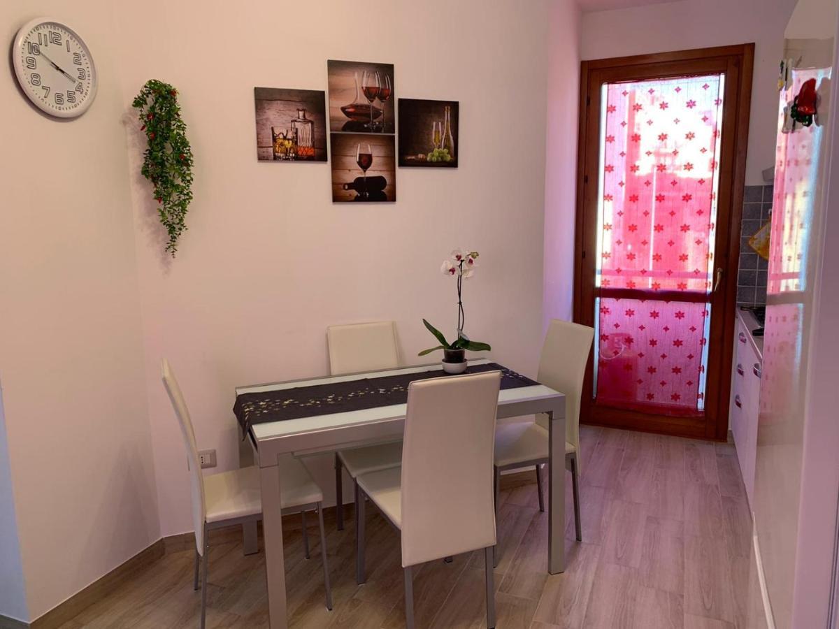 Holidays Apartment Кальярі Екстер'єр фото