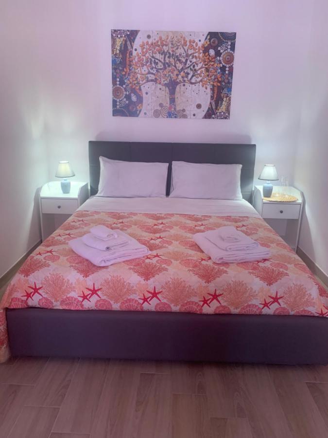Holidays Apartment Кальярі Екстер'єр фото